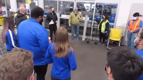 Black Friday queues outside stores in Illinois, Illinois, US - 26 Nov 2021 Video stock 204078127