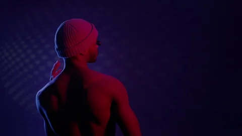 Black Guy Only In Cap And Sunglasses Dancing 스톡 동영상 125211999