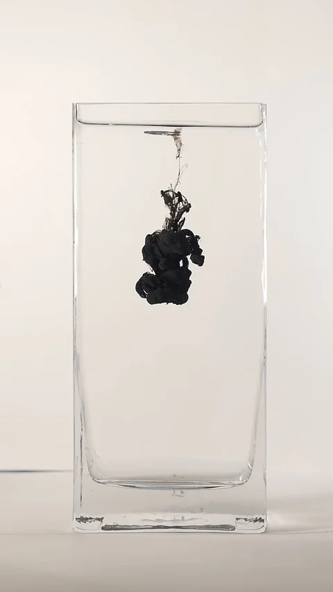 Black Ink in Water 動画素材 123464512