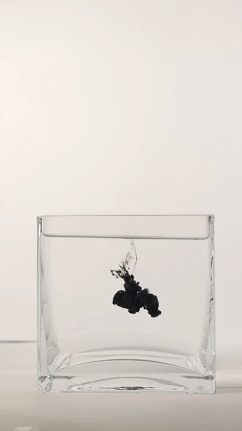 Black Ink in Water 動画素材 123464797