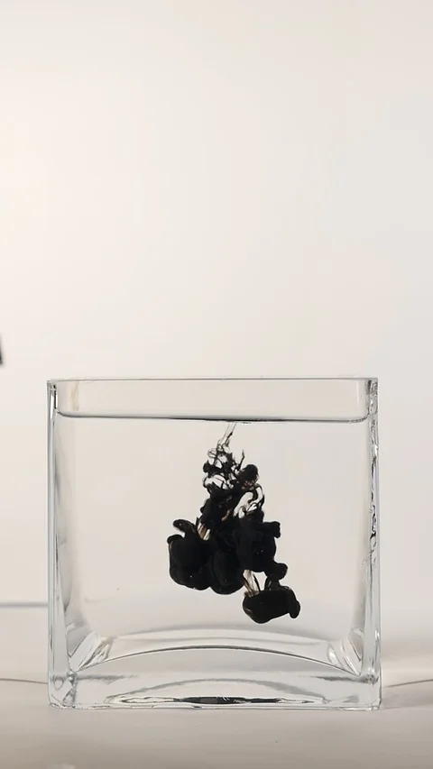 Black Ink in Water 動画素材 123476836