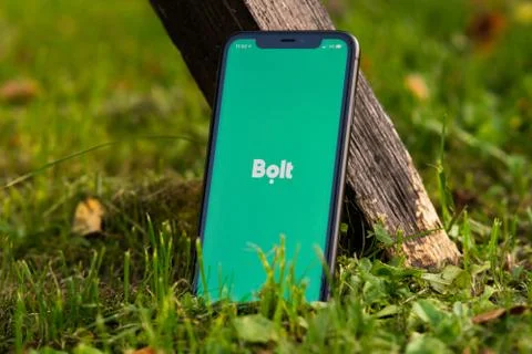 Black iphone with logo of Bolt application on the screen. Foto stock