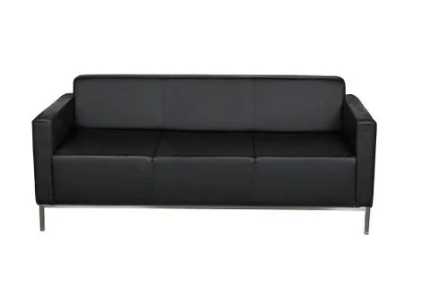Black leather sofa Fotos de archivo