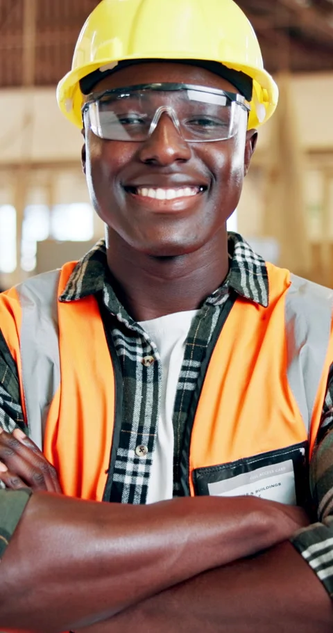 Black man, face or architect with confidence for building, timber construction Vídeos de archivo 321514445