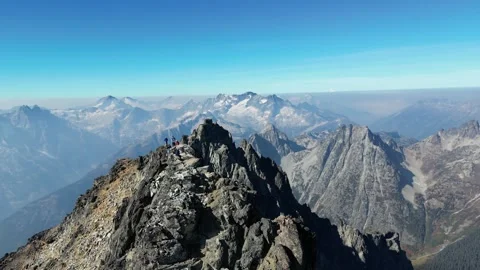 Black Peak hovering above wing lake in the north cascades 1 스톡 동영상 332378186