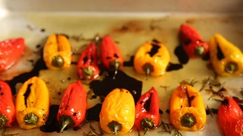 Black pepper on peppers 動画素材 101626971
