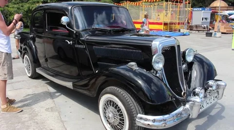 Black retro german car Vídeo Stock 52077530
