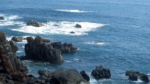 Black Rocky Beach 動画素材 90482083