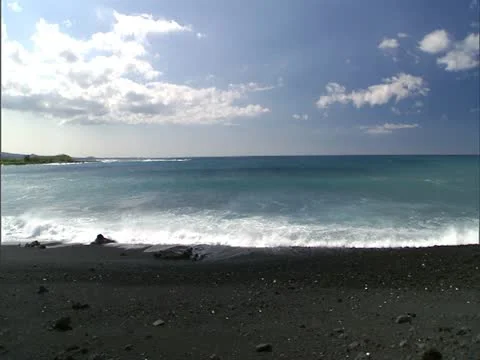 Black Sand Beach Stock-Footage 22244907