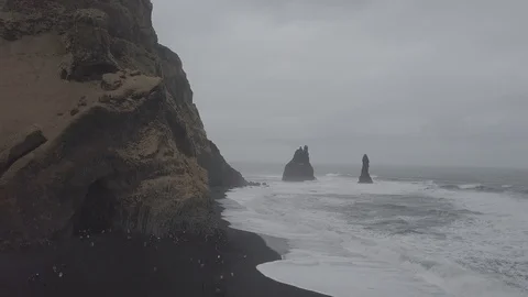 Black Sand Beach 動画素材 109118547