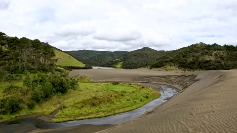 Black Sand Dune and Waiti stream : Hidden Gems of Lake Wainamu in Waitakere.. Stock Footage 284393397