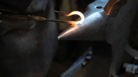Black smith working in forge Видео 104747951