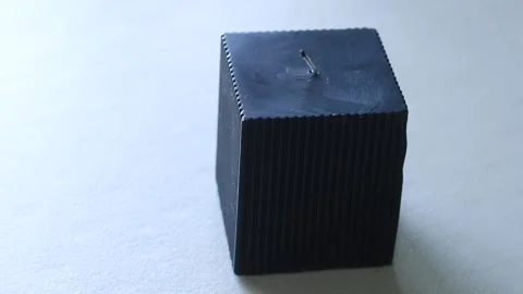 Black square ribbed candle Vidéo 343322993