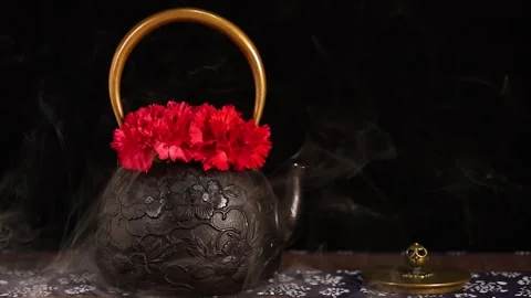 Black teapot 库存影片 347240878