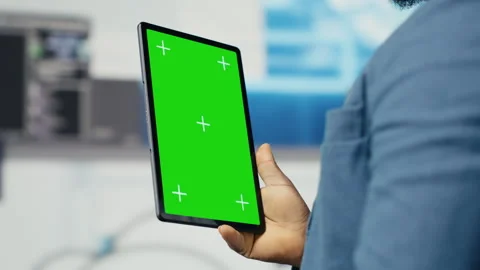 Black tech savvy programmer uses chroma key screen from innovation hub 스톡 동영상 312358457