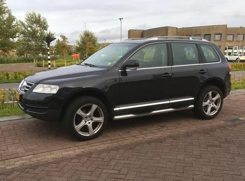 Black Volkswagen Tiguan Stock Photos