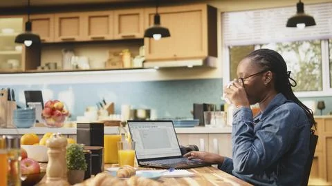 Black woman programmer developing web code and software systems Fotos Stock