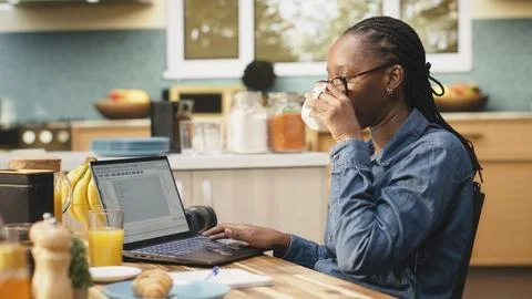 Black woman programmer developing web code and software systems Fotos Stock