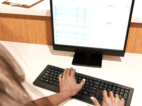 Black woman using computer 스톡 일러스트