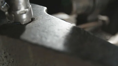 Blacksmith anvil and hammer Stockbeeldmateriaal 92058239