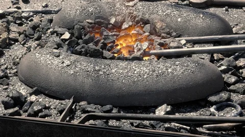 Blacksmith fire with resilient carbons Vidéo 89204023