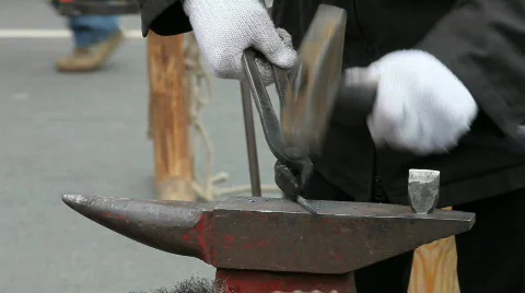 Blacksmith forging metal 스톡 동영상 722539