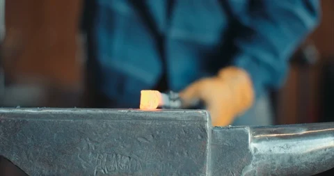 Blacksmith hammering iron spark fly Video stock 105305124