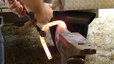 Blacksmith hammering iron4 HD 動画素材 96755167