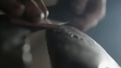 Blacksmith polishing a knife Video stock 92058256