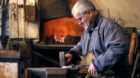 Blacksmith at work Video stock 1106036
