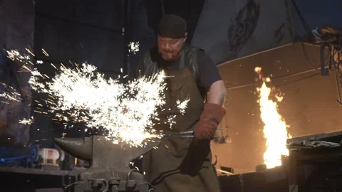 Blacksmith at work 스톡 동영상 91390559