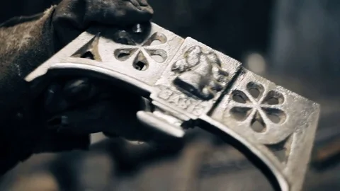 Blacksmith at work in his workshop Vídeo Stock 80638356