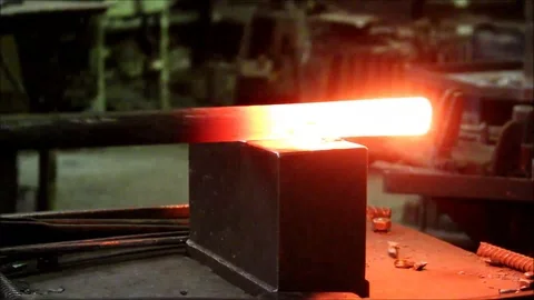 Blacksmithing 動画素材 105094864