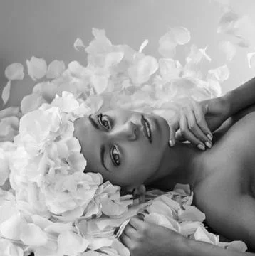 Black&amp;white portrait of a mulatto lady 스톡 사진