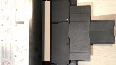 Blank A4 paper being printed out of printer. Vídeo Stock 158370412