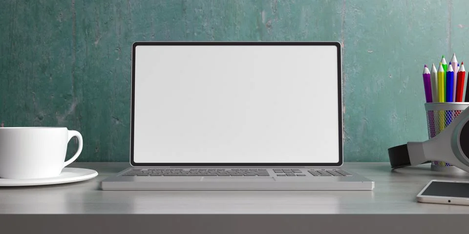 Blank computer screen template. Open laptop with white blank screen on an off Illustrazione stock