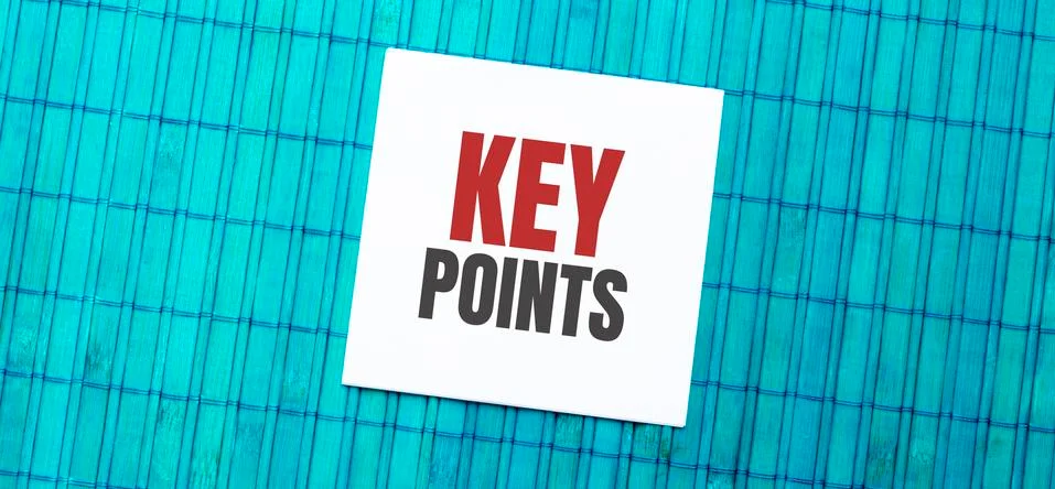 Blank note pad with KEY POINTS text on green wooden background Stock Photos