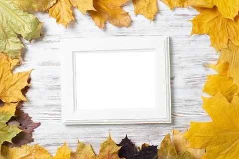 Blank rectangular photo frame on desk Foto stock