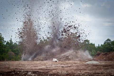 Blasting limestone in a quarry.gn Foto stock