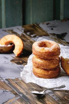 Blätterteig-Donuts Cronuts Blätterteig-Donuts Cronuts Copyright: xZoonar.c. Stock Photos