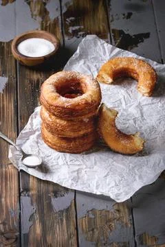 Blätterteig-Donuts Cronuts Blätterteig-Donuts Cronuts Copyright: xZoonar.c. Stock Photos