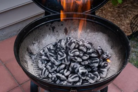 Blazing Fire in Grill Foto stock