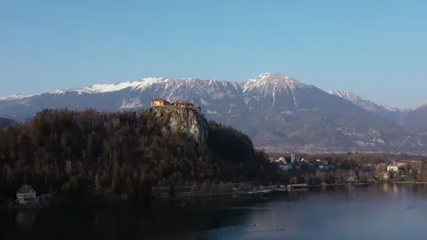 Bled Castle lakeside 動画素材 319326470