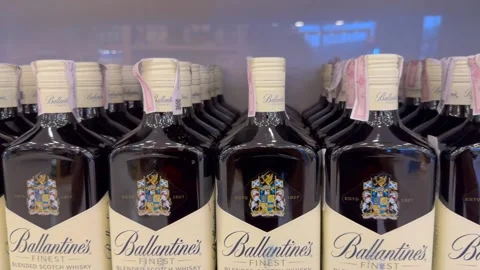Blended scotch whiskey Stock Footage 283857350
