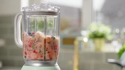 Blending smoothy kitchen Stock Footage 254581557