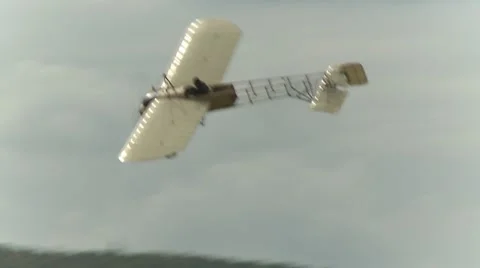 Bleriot XI oldtimer plane Video stock 8836089