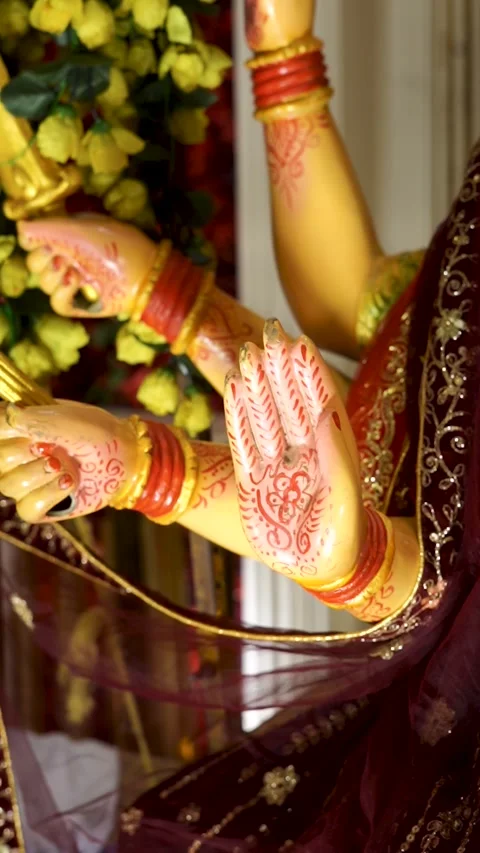 Bless (Aashirwad ) Gesture of Maa Durga Idol During Navratri Stock Footage 317289716