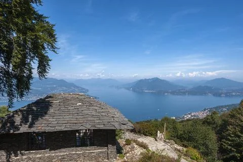 Blick vom Giardino Botanico Alpinia bei Stresa auf den Lago Maggiore Blick... Stock Photos