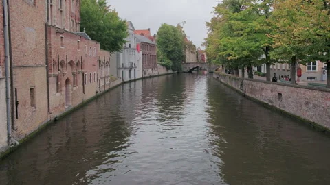 Blind Donkey Bridge river view of Meebridge or Meebrug, Bruges, Belgium Video stock 290202125