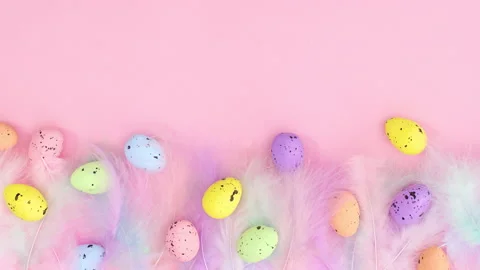 Blinking lights on pastel Easter decoration with eggs and feathers. Stop motion Stock-Footage 147745564